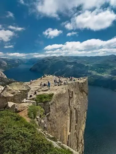 Dali 30 Ultra Daire Stavanger